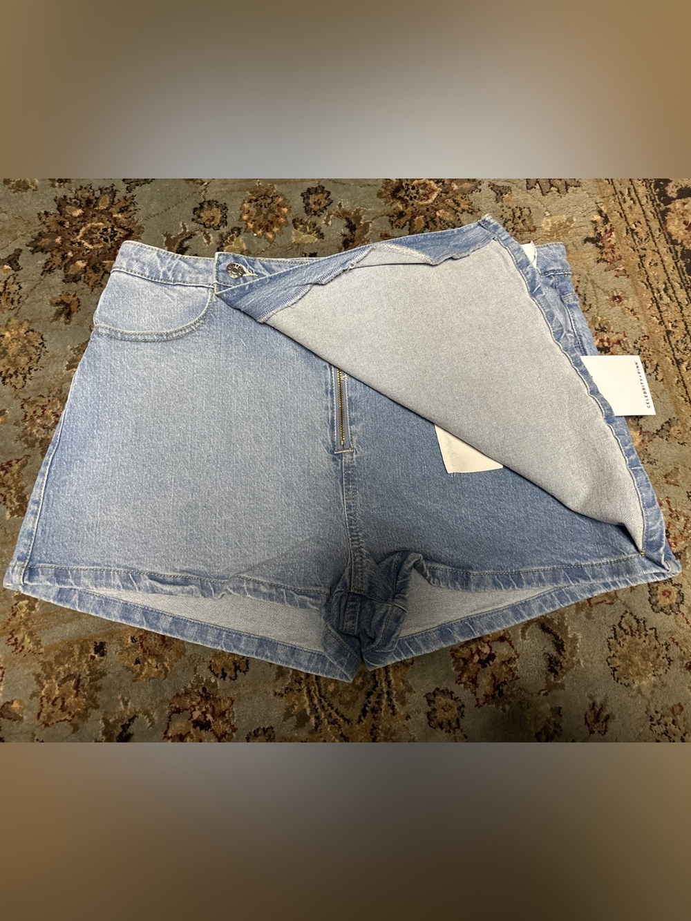 NWT Celebrity Pink Light Wash Denim Skort Shorts - Picture 2 of 7